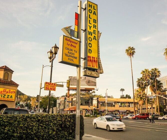 Hotelli Hollywood La Brea Inn