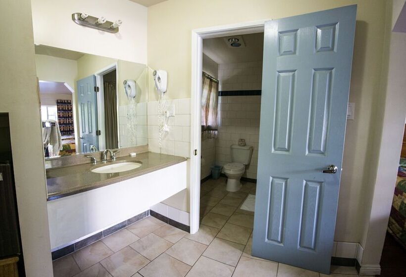 Hotelli Hollywood La Brea Inn