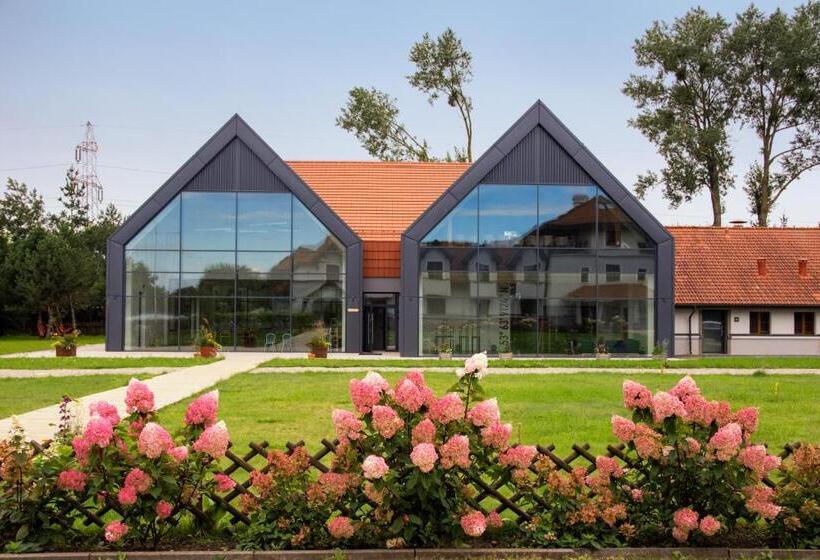 בית מלון כפרי Joseph Conrad Spa & Wellness