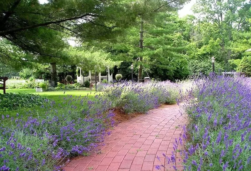 Hotelli Kirkwood Inn
