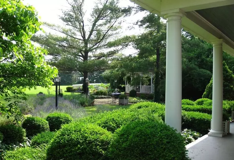 Hotelli Kirkwood Inn