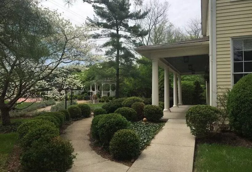 Hotelli Kirkwood Inn