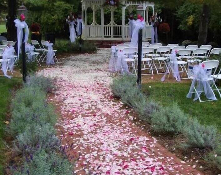 فندق Kirkwood Inn