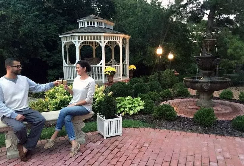 Hotelli Kirkwood Inn