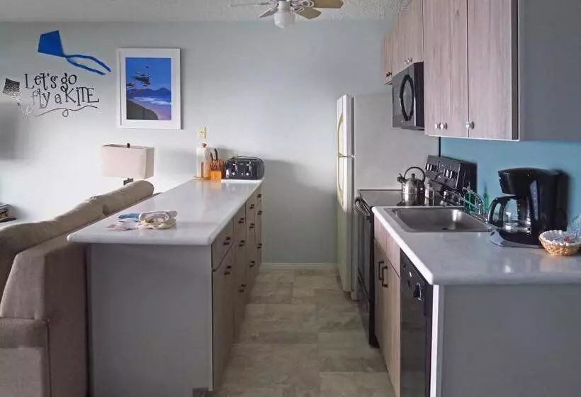 Hotelli Ocean Terrace Condominiums