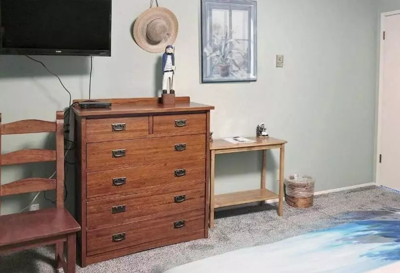 Hotelli Ocean Terrace Condominiums