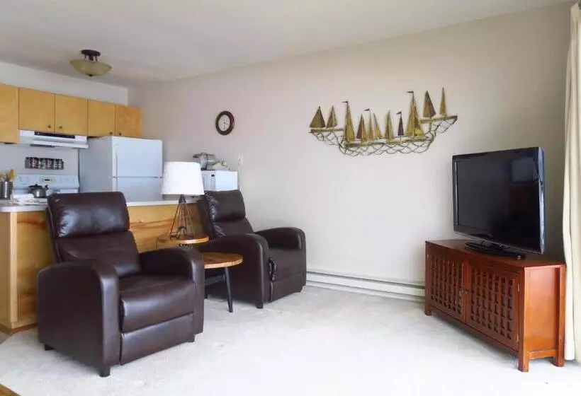 Hotelli Ocean Terrace Condominiums