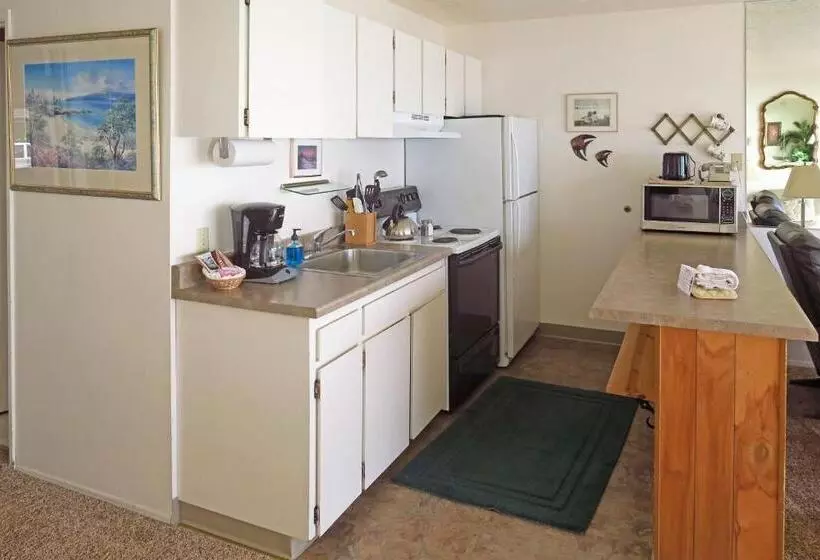 Hotelli Ocean Terrace Condominiums