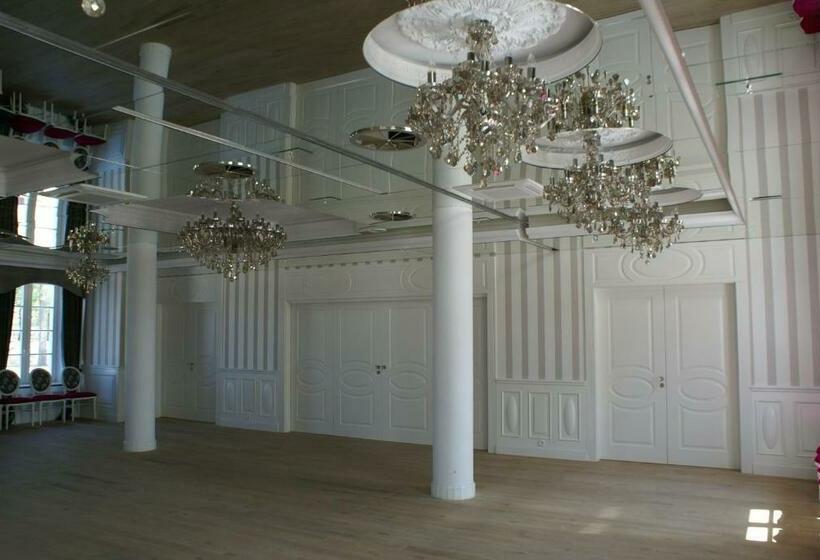 Отель Pałac Domaniowski