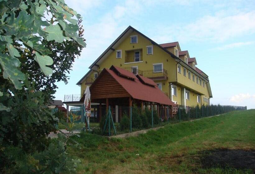 호텔 Pod Jaskółką