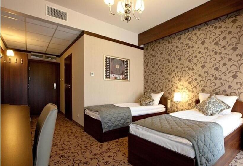 فندق Restauracja Platan