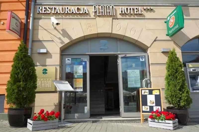 ホテル Restauracja Platan