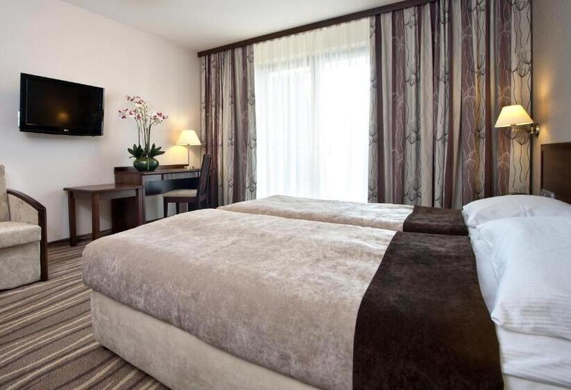 Отель Spa Budowlani