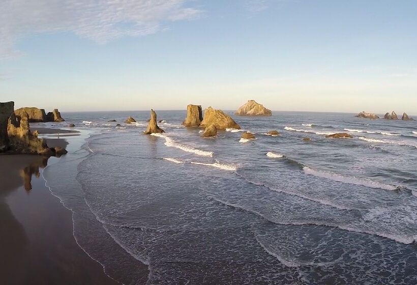 酒店 Sunset Oceanfront Lodging