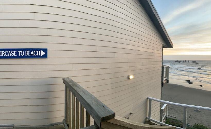 酒店 Sunset Oceanfront Lodging