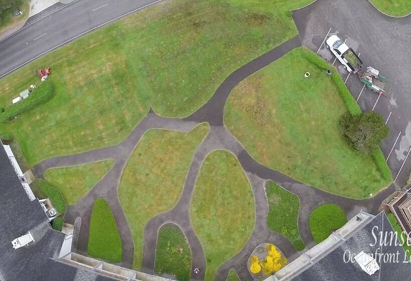 酒店 Sunset Oceanfront Lodging