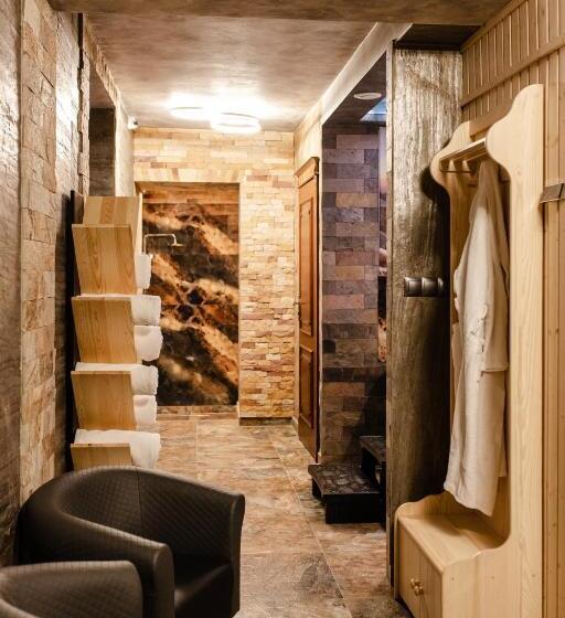 בית מלון כפרי Villa Magnat Spa, Jacuzzi, Sauna, Tężnia Solankowa