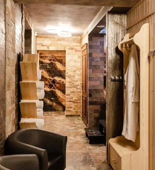 هتل Villa Magnat Spa, Jacuzzi, Sauna, Tężnia Solankowa