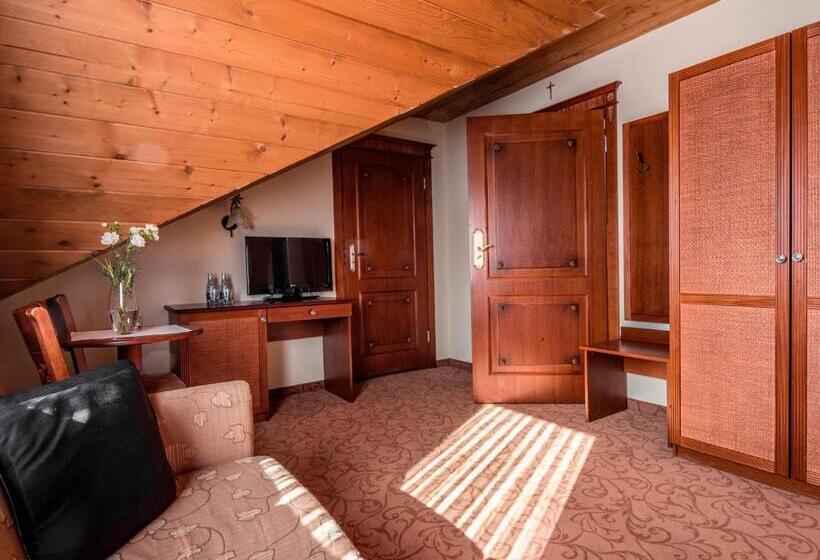 בית מלון כפרי Villa Magnat Spa, Jacuzzi, Sauna, Tężnia Solankowa