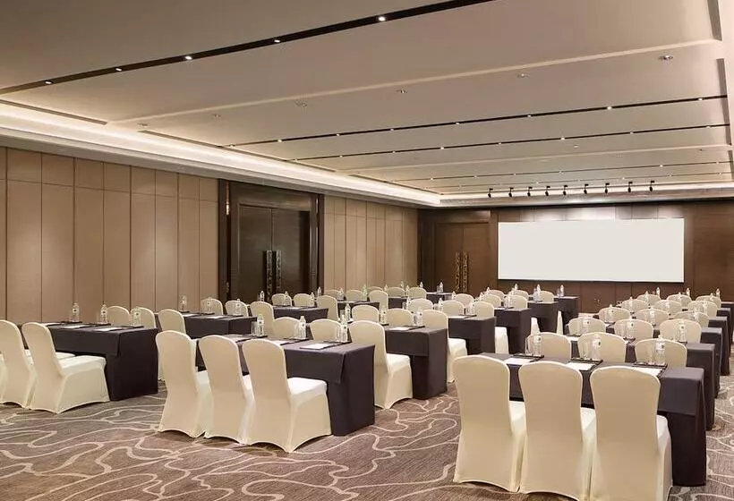 ホテル Wanda Realm Neijiang