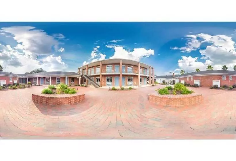 ホテル Winton Inn & Suites