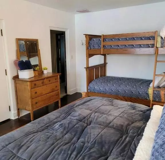 ベッドアンドブレックファースト The Brower House