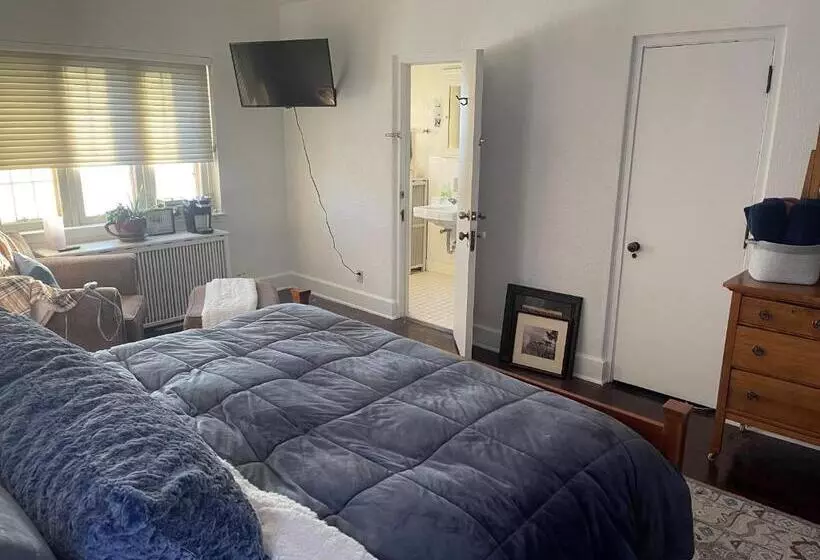 ベッドアンドブレックファースト The Brower House