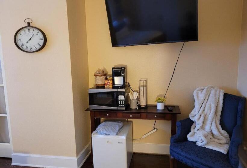 Aamiaismajoitus (B&B) The Brower House