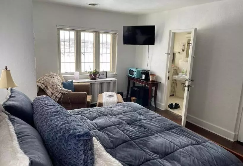 ベッドアンドブレックファースト The Brower House