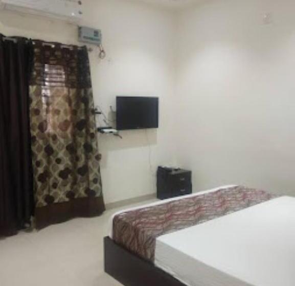 Отель Anamsa Residency Vrindavan