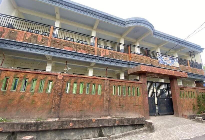 ホテル Oyo Life 93401 Kos Putri Alamanda Syariah