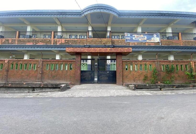 ホテル Oyo Life 93401 Kos Putri Alamanda Syariah