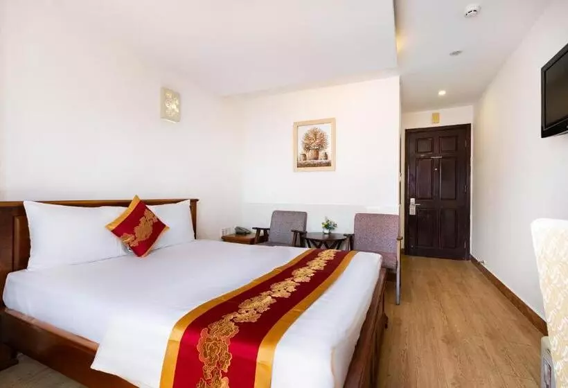 King Hotel Saigon Airport
