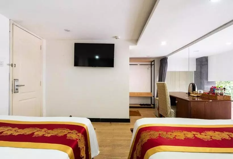 King Hotel Saigon Airport