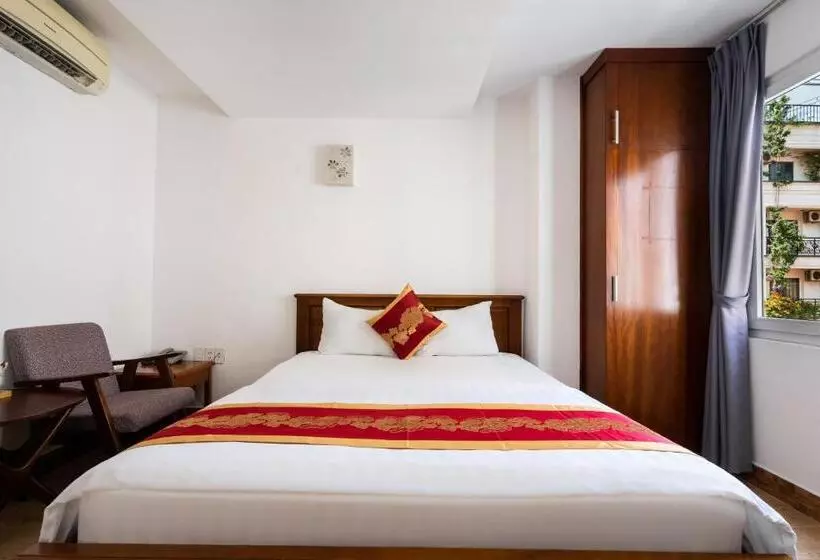 King Hotel Saigon Airport