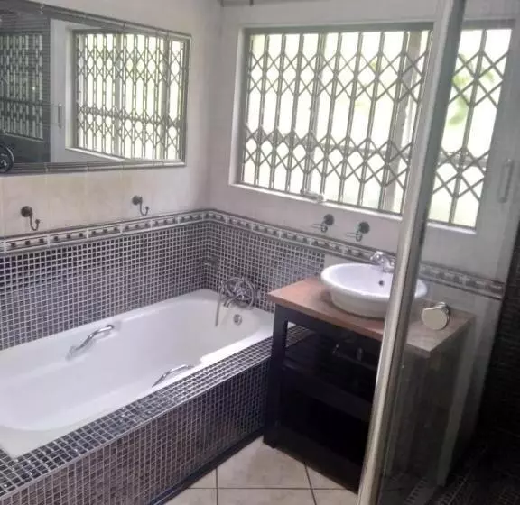 Majatalo 497 Orient Guest House