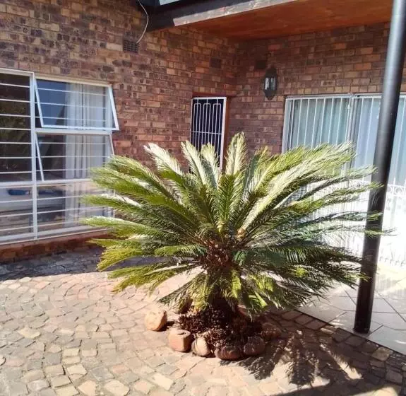 Majatalo 497 Orient Guest House