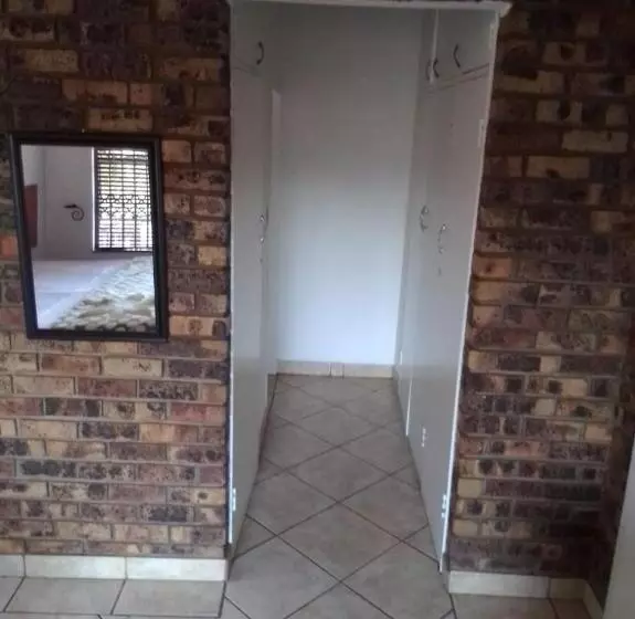 Majatalo 497 Orient Guest House