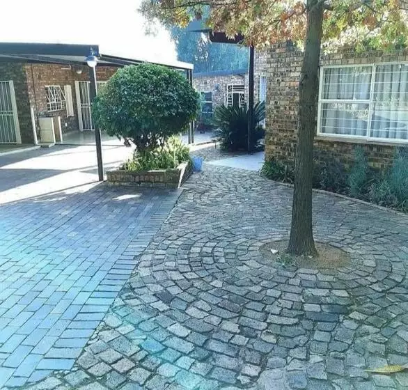 Majatalo 497 Orient Guest House