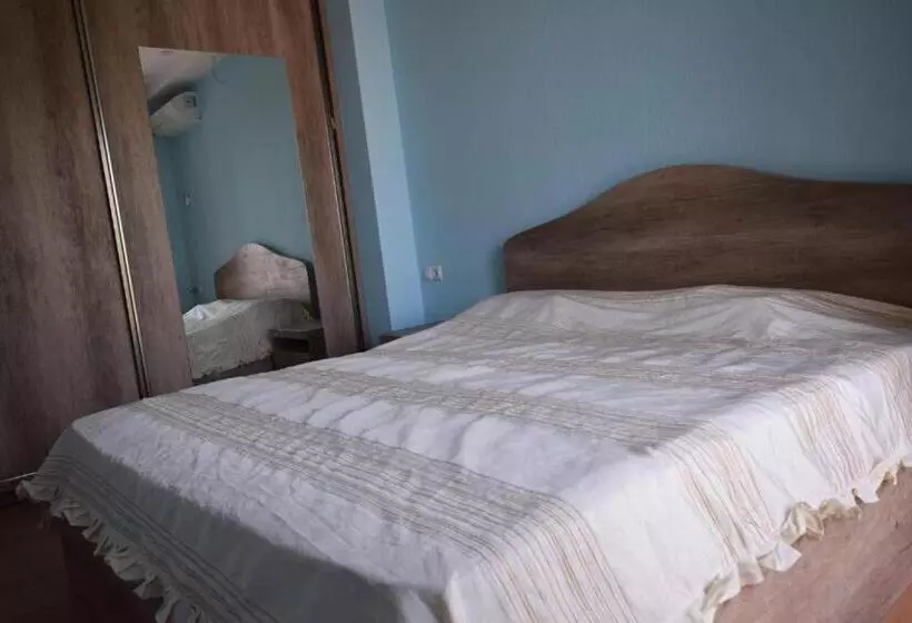 پانسیون Rest House Tbilisi