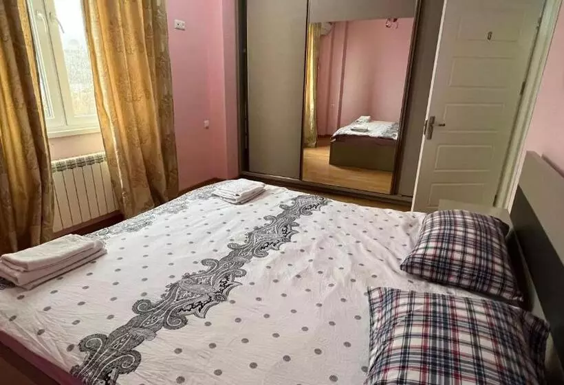 پانسیون Rest House Tbilisi
