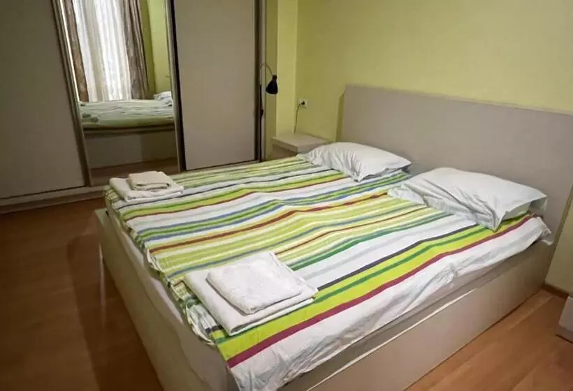 پانسیون Rest House Tbilisi