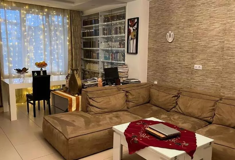 پانسیون Rest House Tbilisi
