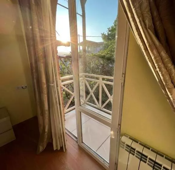 پانسیون Rest House Tbilisi