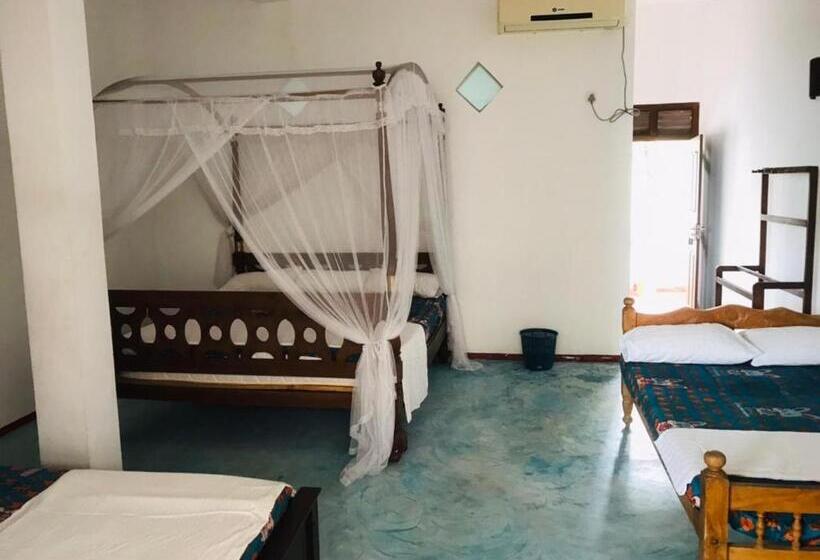 Pensió Satori Private House