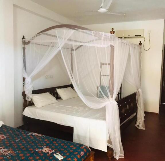 Pensió Satori Private House