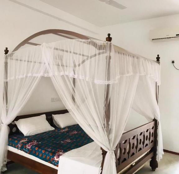 Pensió Satori Private House