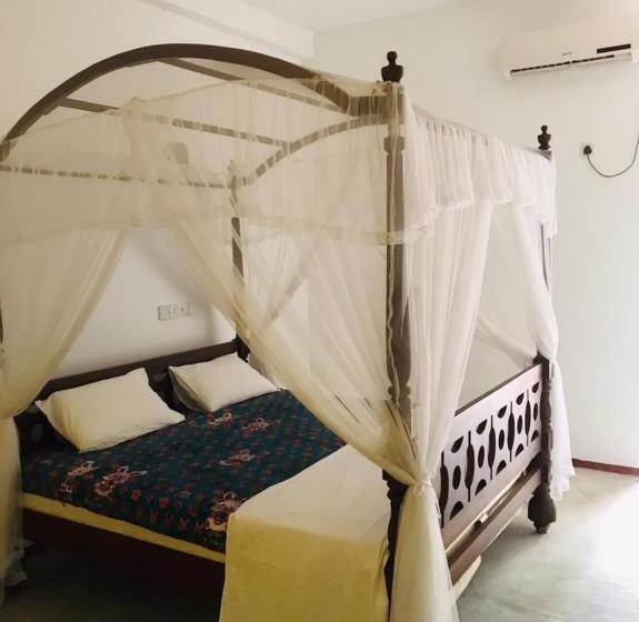 Pensió Satori Private House