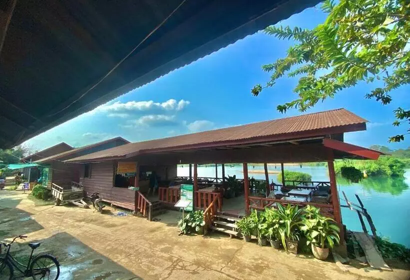 Majatalo Sun Down Dondet Bungalows