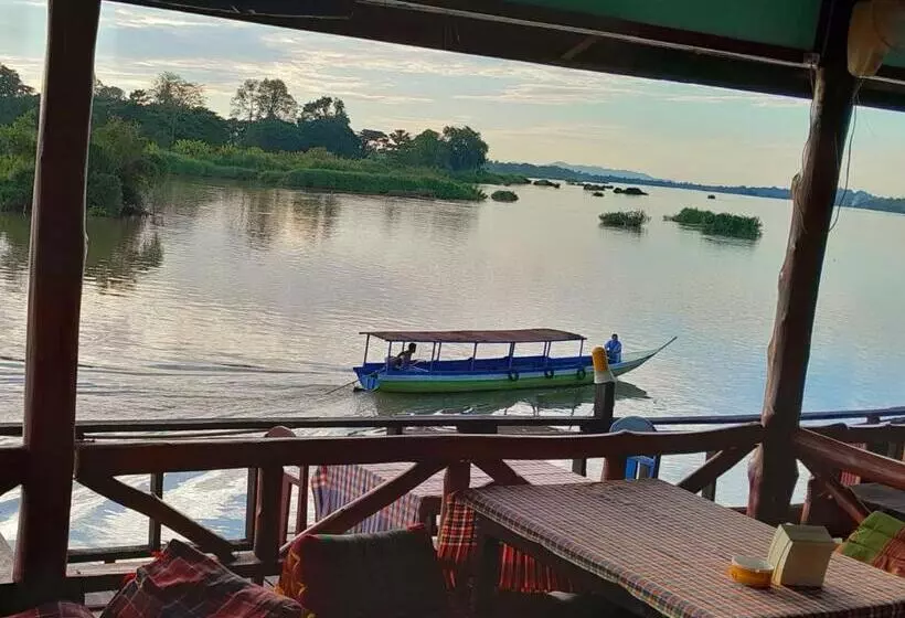 Majatalo Sun Down Dondet Bungalows